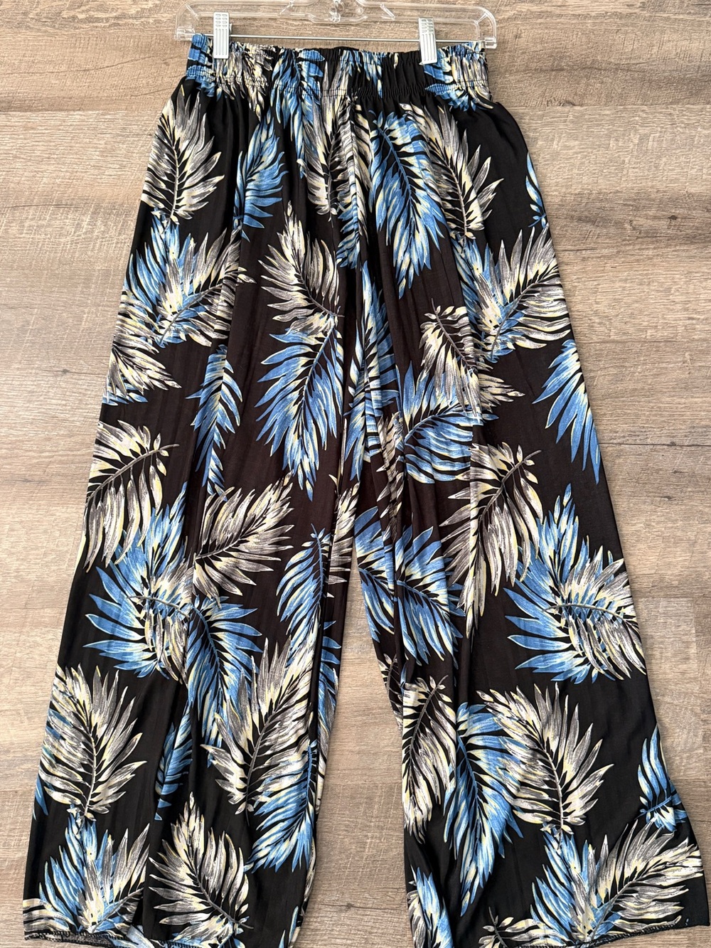 Women’s Black Tropical Print Pull-On Palazzo Pants with Blue/Gray Leaf Design